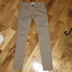 Garage size 05 low cut jeans.